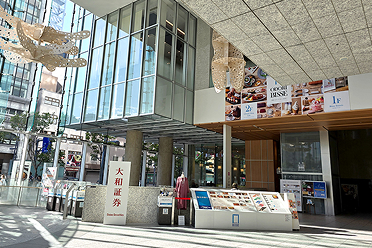 1F entrance